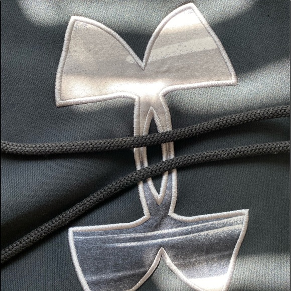 black under armor hoodie - Picture 2 of 4